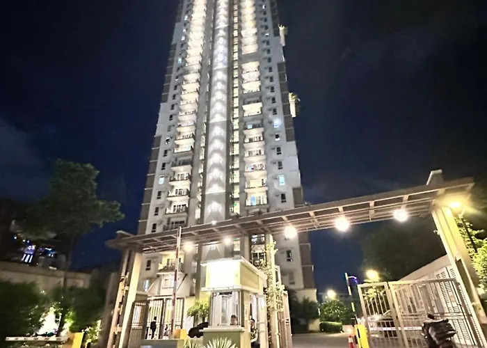The Celandine Residences With Cities Skylines View Apartahotel 3*