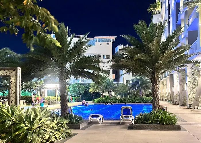 Apartahotel The Celandine Residences With Cities Skylines View