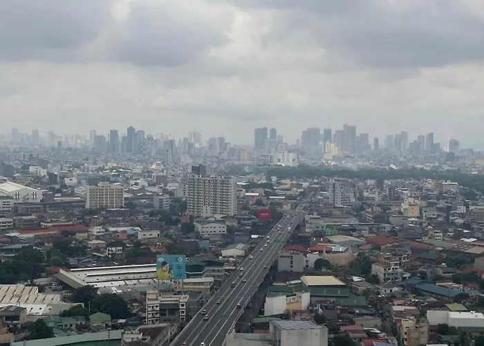The Celandine Residences With Cities Skylines View Apartahotel Manila