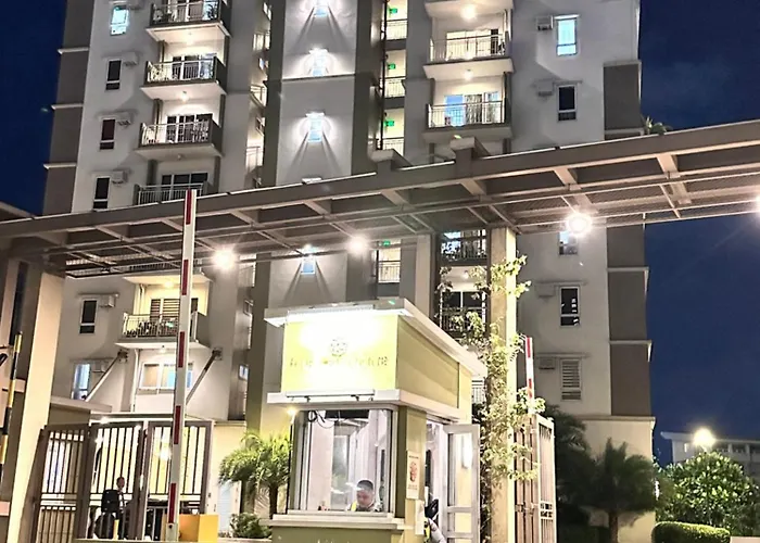 Apartahotel The Celandine Residences With Cities Skylines View
