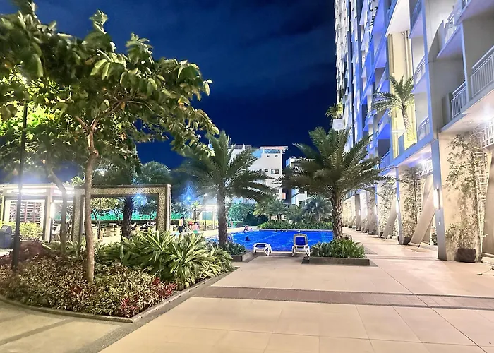 Apartahotel The Celandine Residences With Cities Skylines View