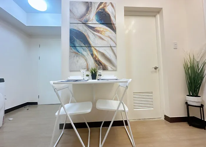 The Celandine Residences With Cities Skylines View 3* Manila
